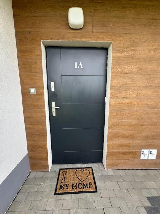 Butterfly Apartment Жешов Екстериор снимка
